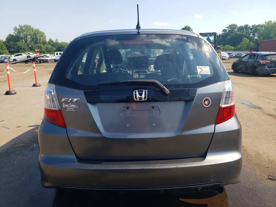 2011 HONDA FIT   