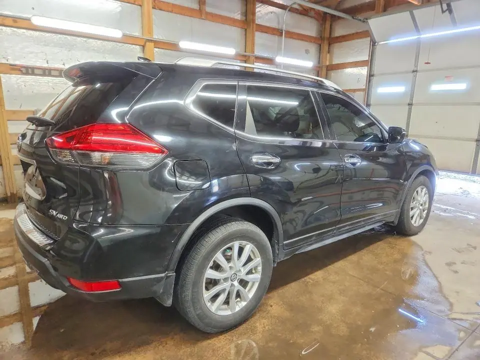 2017 NISSAN ROGUE SV  