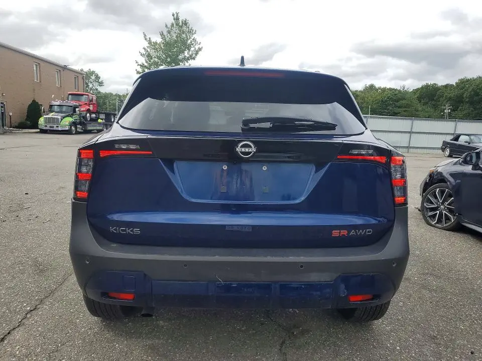 2026 NISSAN KICKS SR  