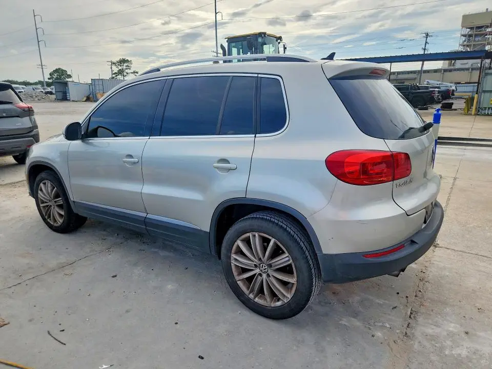 2013 VOLKSWAGEN TIGUAN S  
