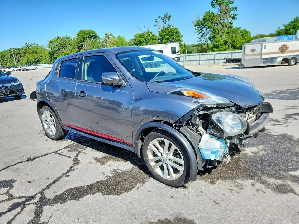 2015 NISSAN JUKE SV  