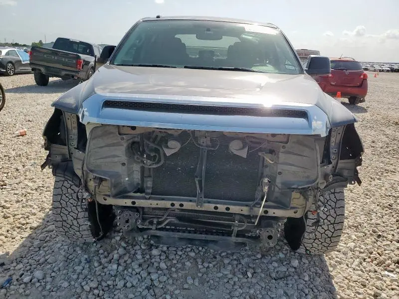 2017 TOYOTA TUNDRA CREWMAX SR5  