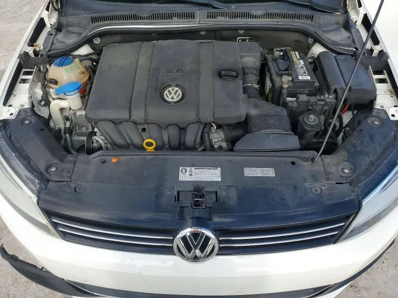2013 VOLKSWAGEN JETTA SE  