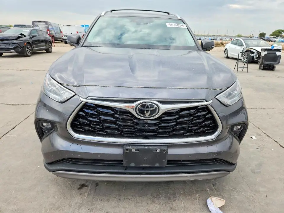 2025 TOYOTA HIGHLANDER PLATINUM  
