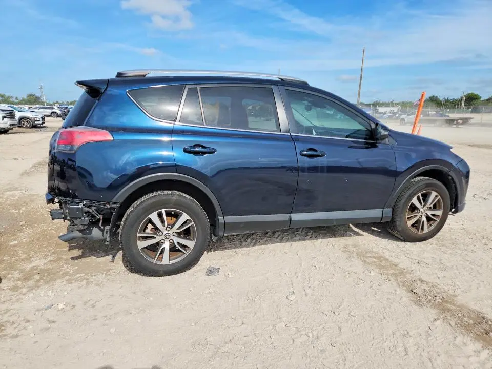 2018 TOYOTA RAV4 XLE  