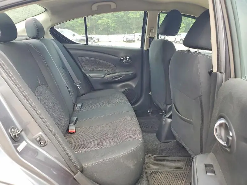 2018 NISSAN VERSA SV  