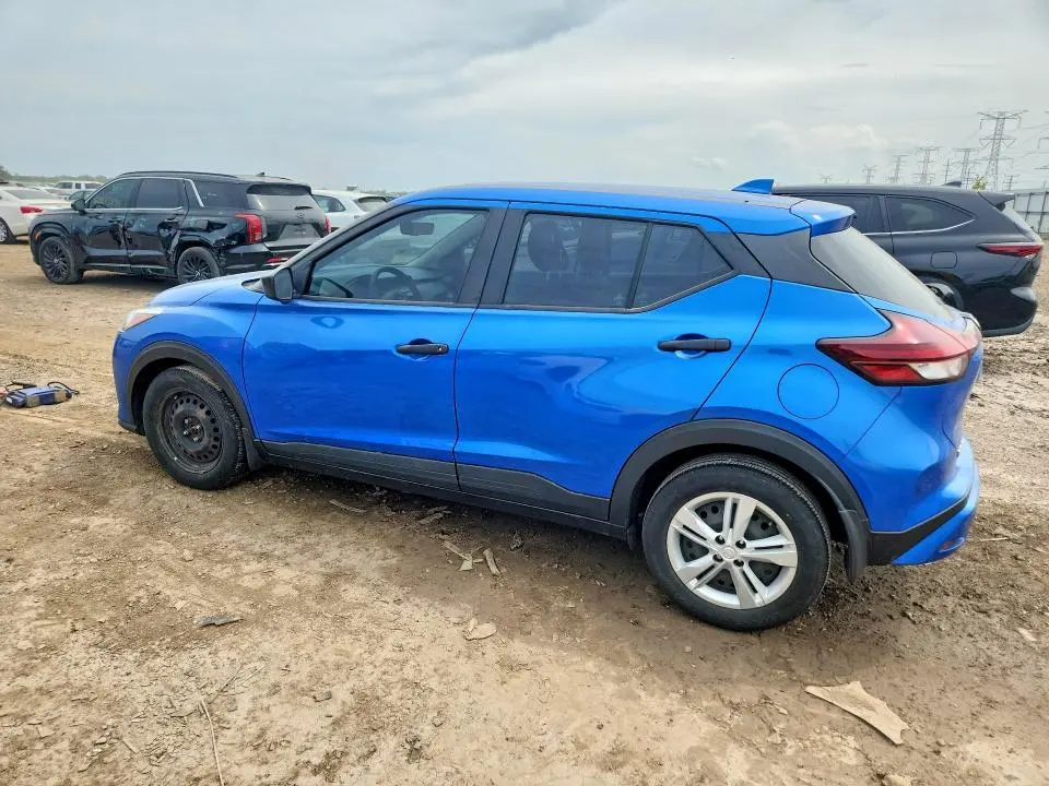 2021 NISSAN KICKS S  