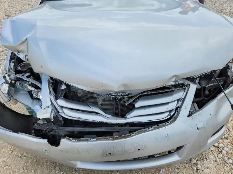2010 TOYOTA CAMRY LE  