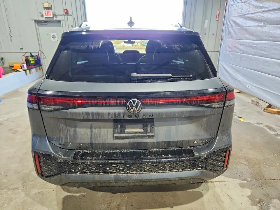 2025 VOLKSWAGEN TIGUAN SE R-LINE BLACK  