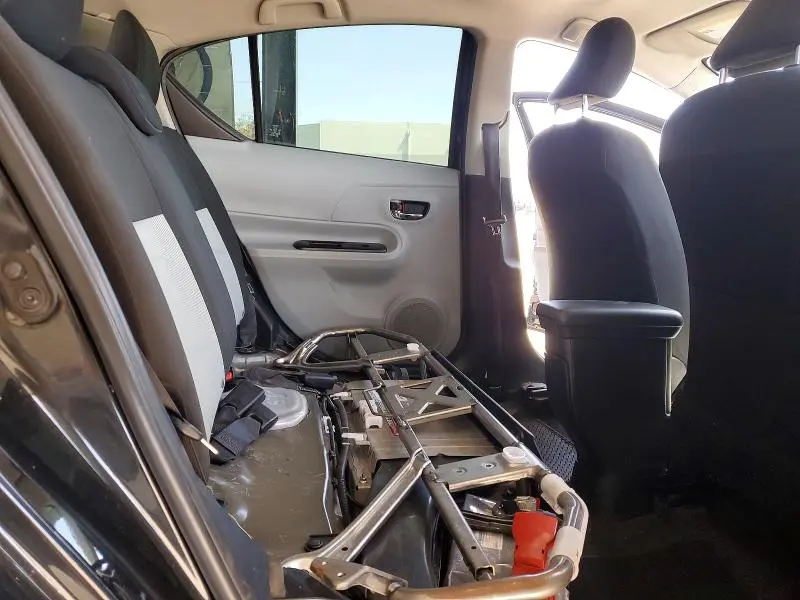 2014 TOYOTA PRIUS C THREE  