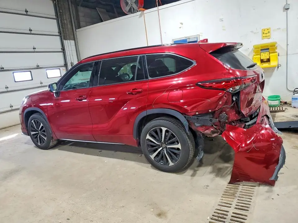 2021 TOYOTA HIGHLANDER XSE  
