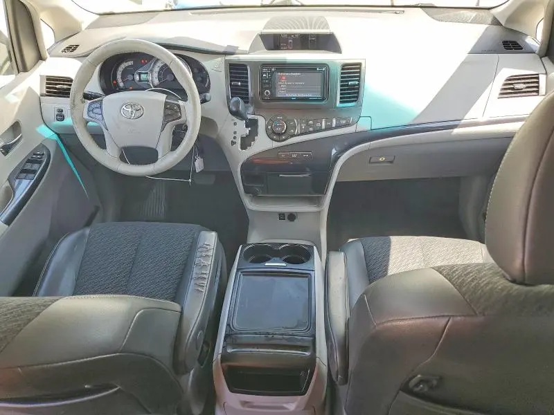 2014 TOYOTA SIENNA SPORT  