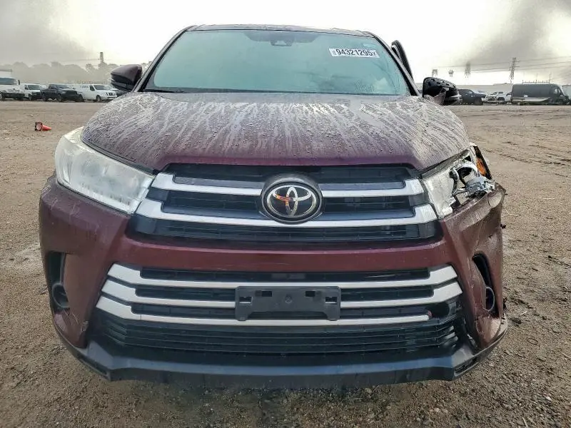 2019 TOYOTA HIGHLANDER LE  