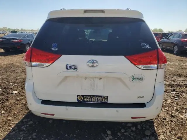 2012 TOYOTA SIENNA XLE  