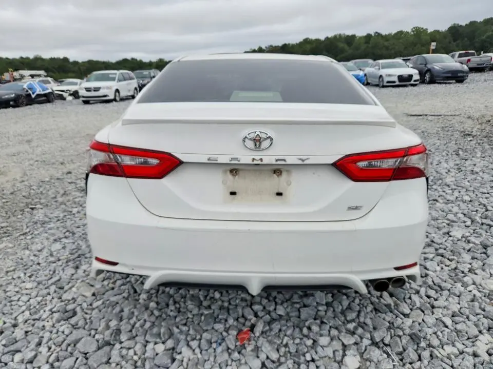 2018 TOYOTA CAMRY SE  
