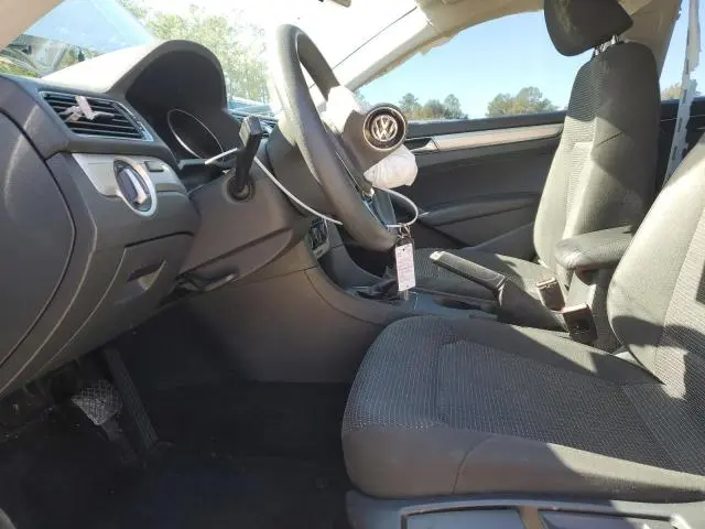 2016 VOLKSWAGEN PASSAT S  