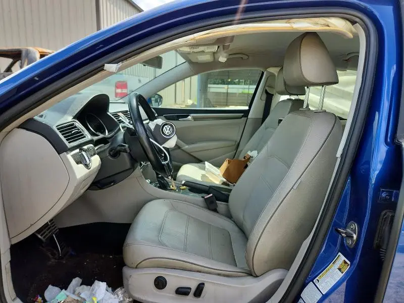 2017 VOLKSWAGEN PASSAT R-LINE  