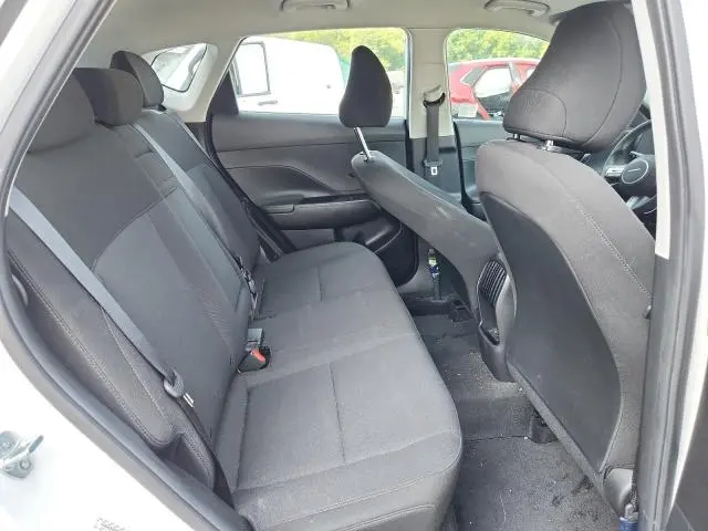 2024 HYUNDAI KONA SE  
