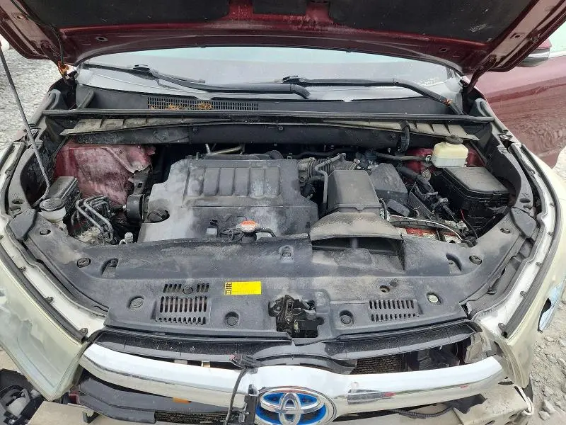 2015 TOYOTA HIGHLANDER LE  