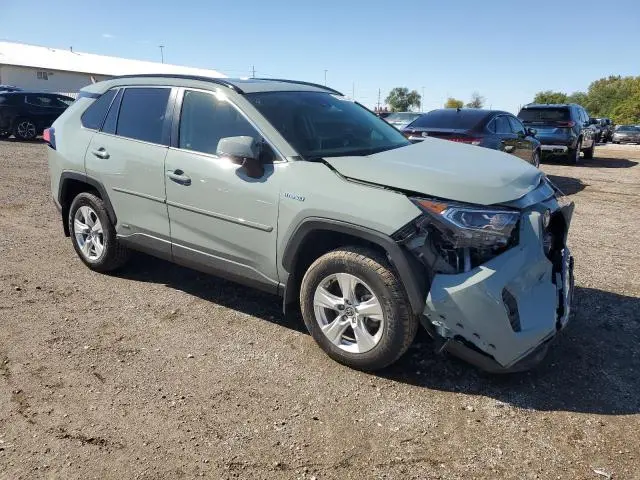 2021 TOYOTA RAV4 XLE  