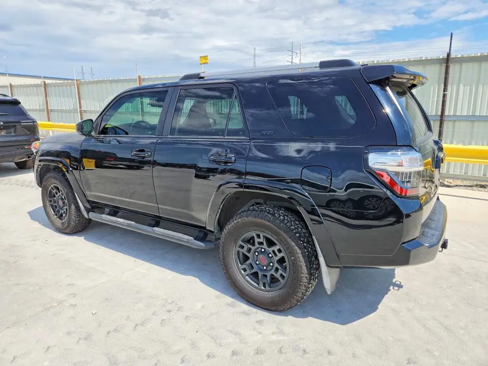 2020 TOYOTA 4RUNNER SR5  