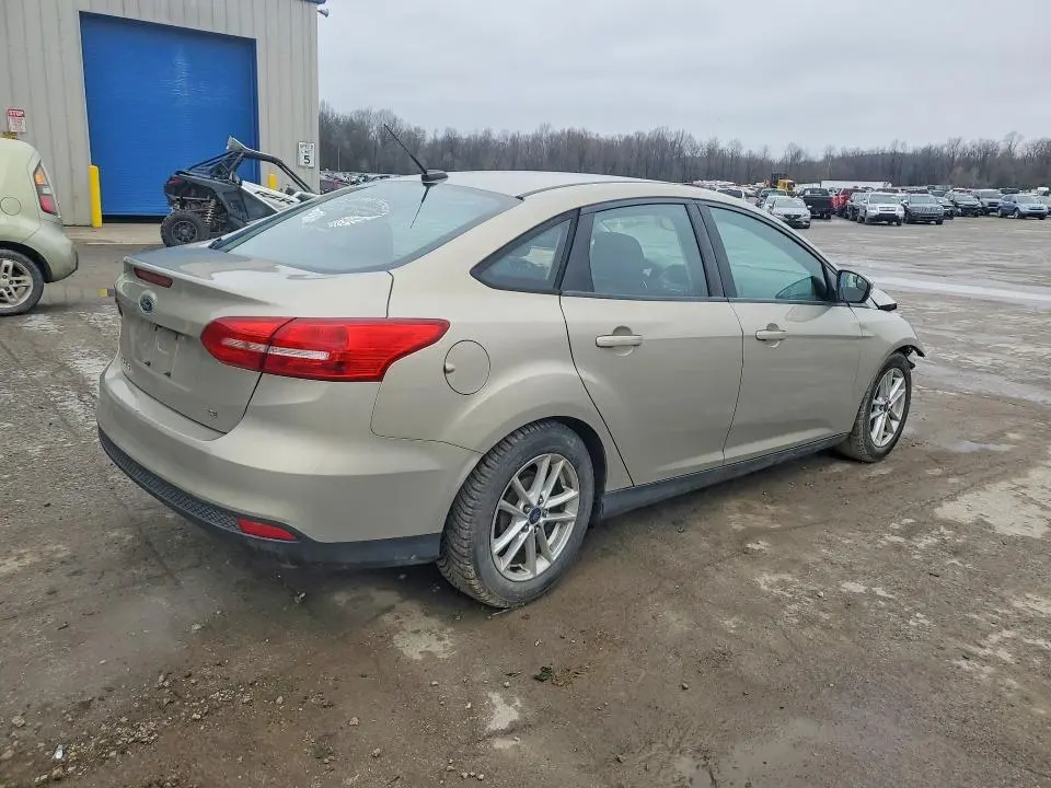 2016 FORD FOCUS SE  