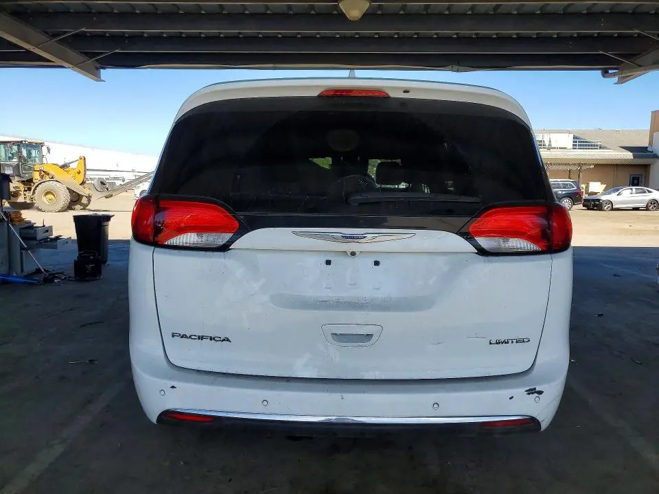 2018 CHRYSLER PACIFICA LIMITED  