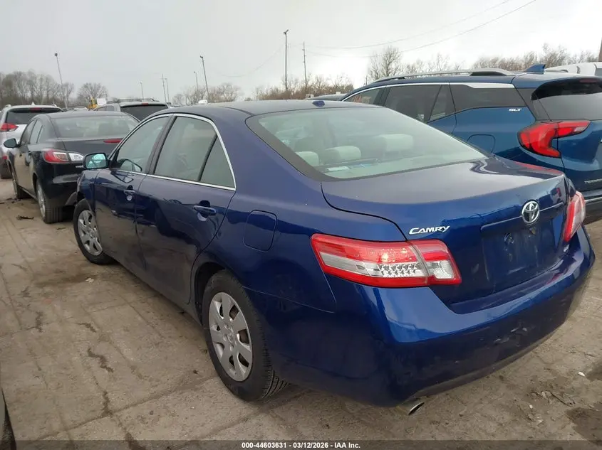 2011 TOYOTA CAMRY LE V6