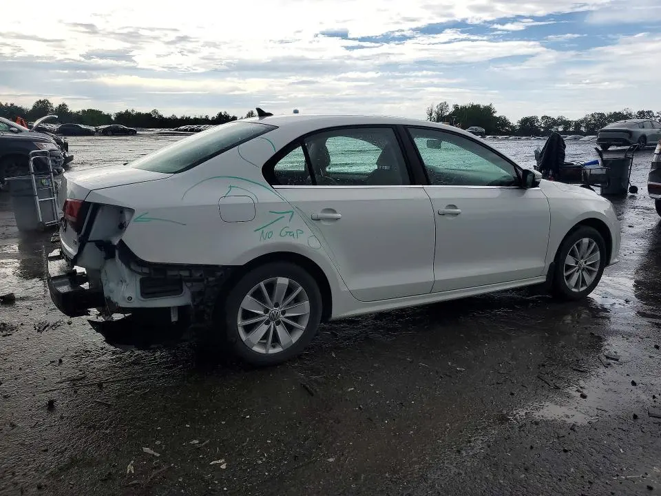 2016 VOLKSWAGEN JETTA SE  
