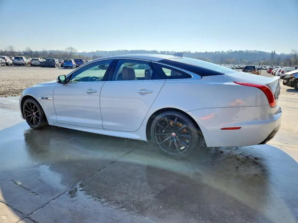 2019 JAGUAR XJ R - SPORT  