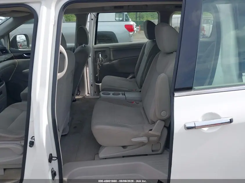 2015 NISSAN QUEST S