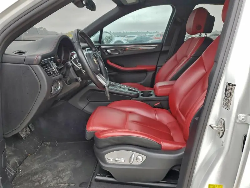 2019 PORSCHE MACAN   