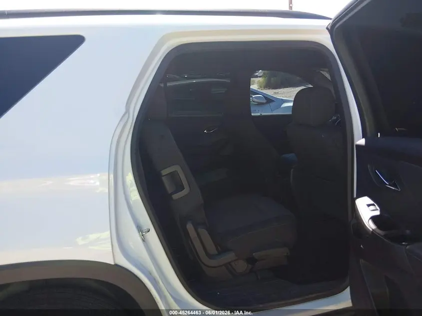 2023 CHEVROLET TRAVERSE FWD LT CLOTH