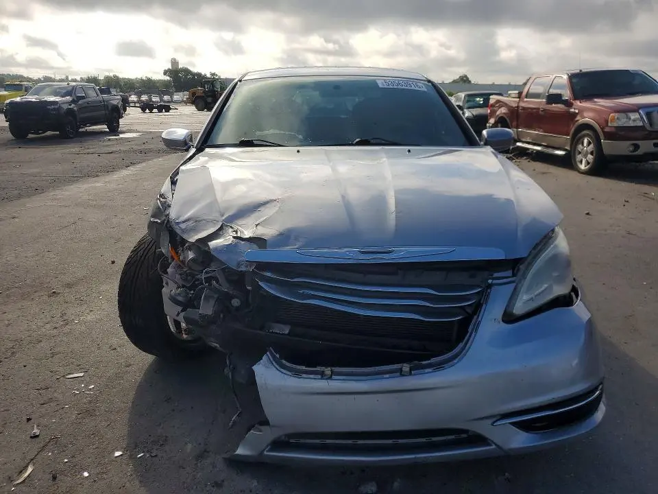 2013 CHRYSLER 200 LX  