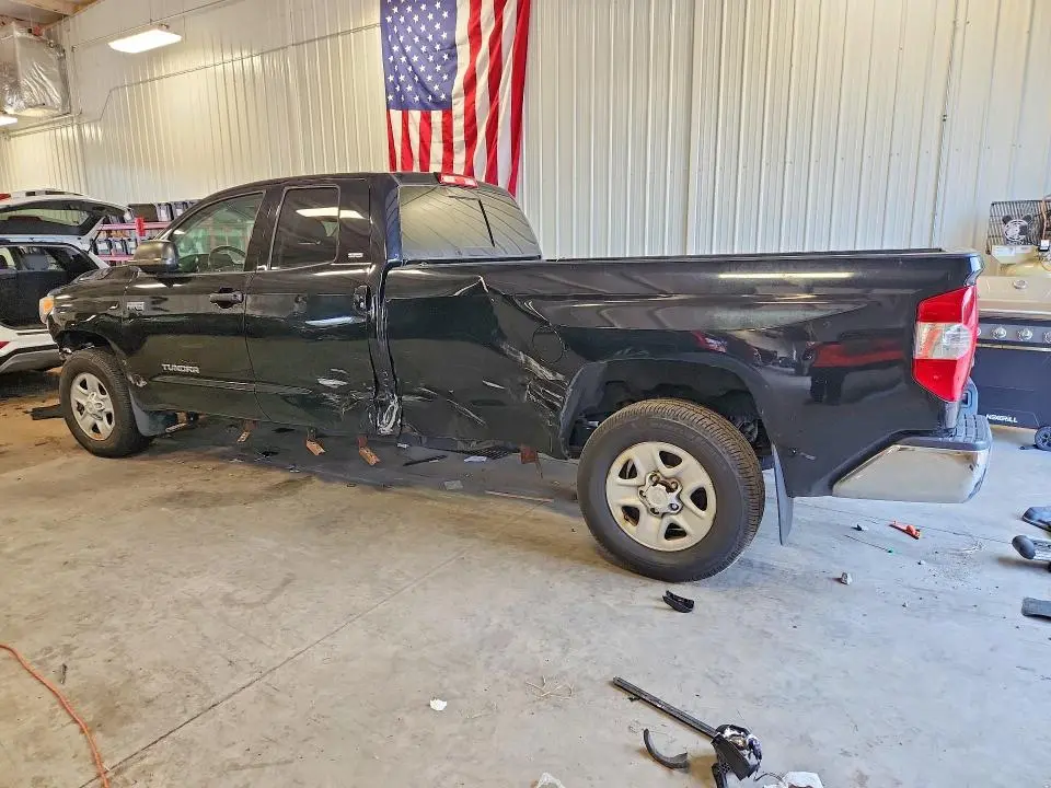 2017 TOYT TUNDRA SR5   