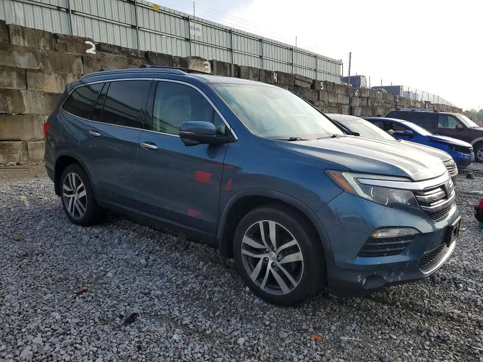 2017 HONDA PILOT TOURING  
