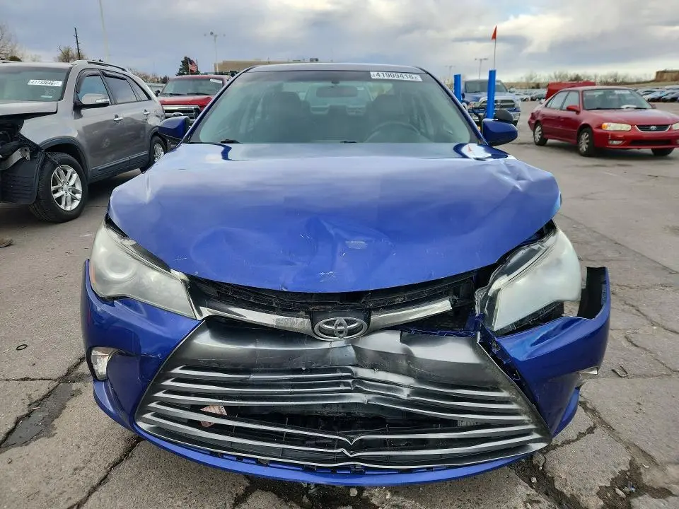 2016 TOYOTA CAMRY SE  
