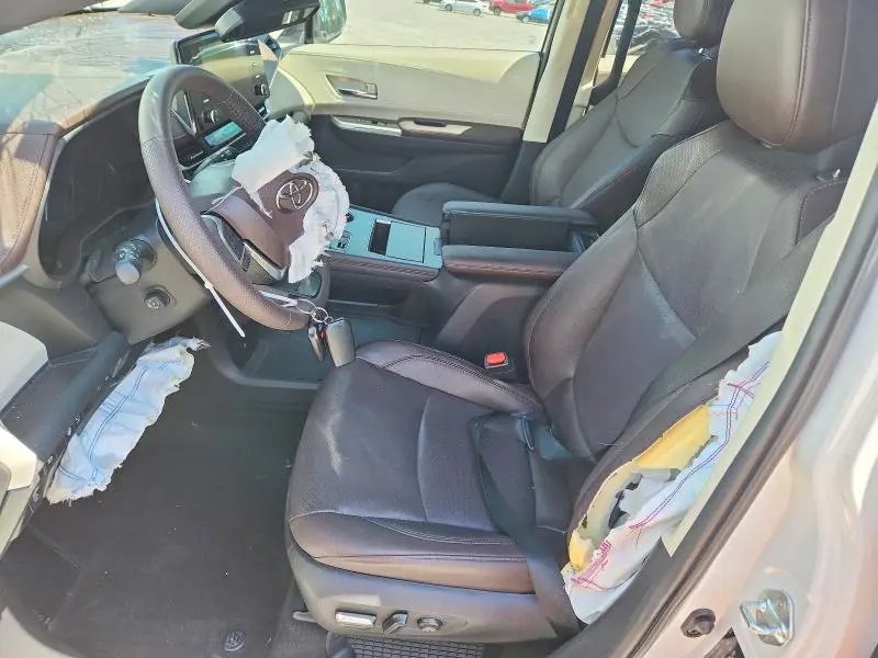 2023 TOYOTA SIENNA PLATINUM 7-PASSENGER  