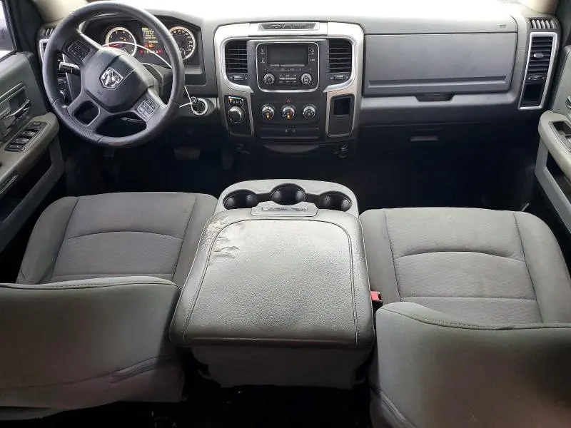 2013 RAM 1500 SLT  