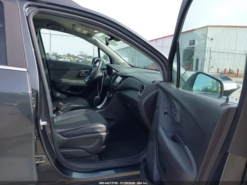 2017 CHEVROLET TRAX LT