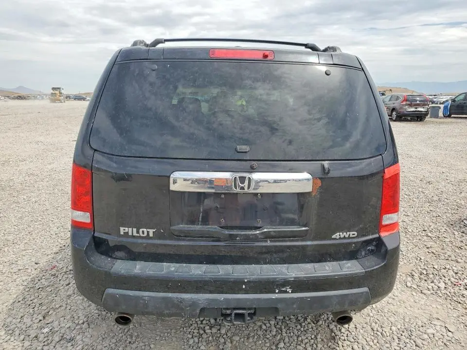2011 HONDA PILOT EXLN  