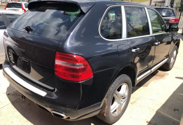 2010 PORSCHE CAYENNE   