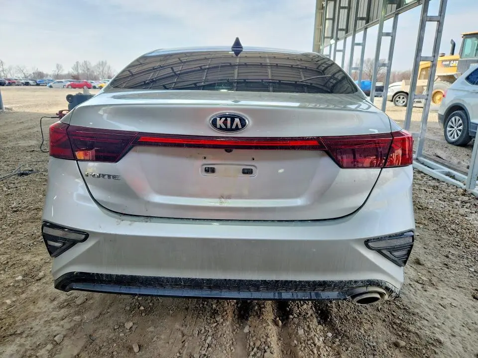 2021 KIA FORTE LXS  