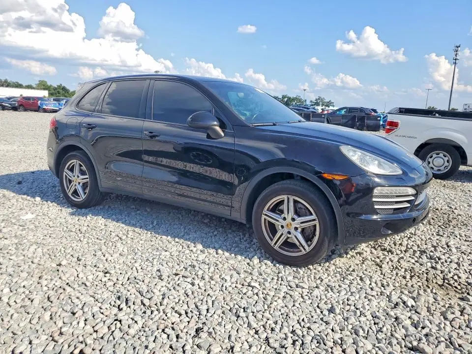 2014 PORSCHE CAYENNE   