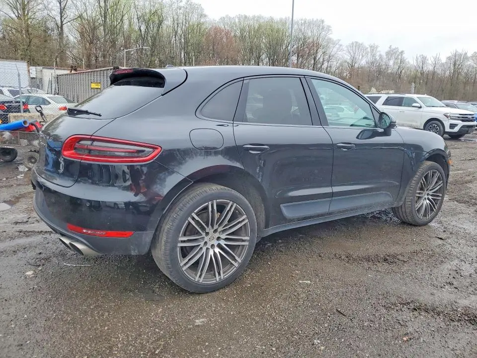 2016 PORSCHE MACAN S  
