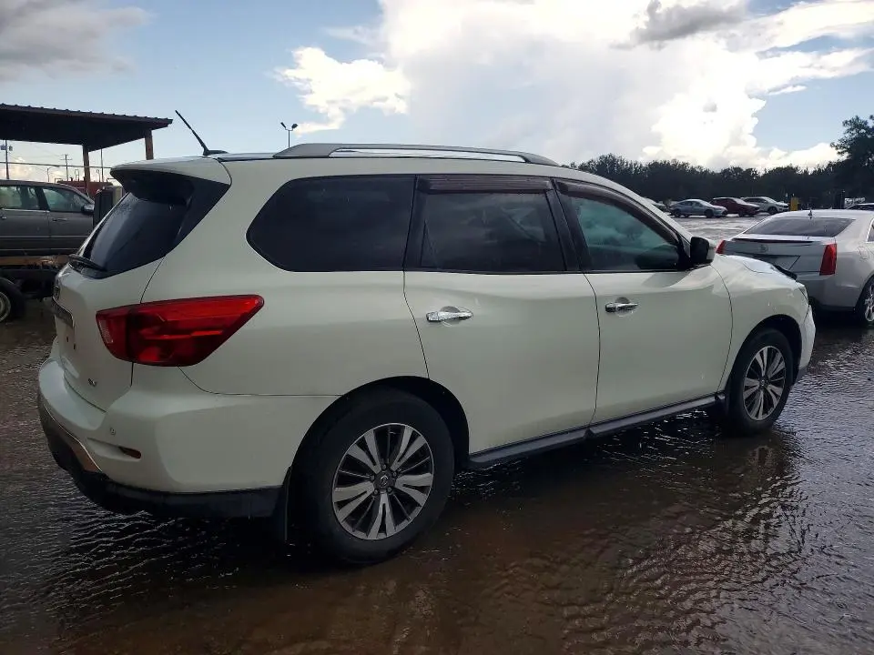 2017 NISSAN PATHFINDER SV  