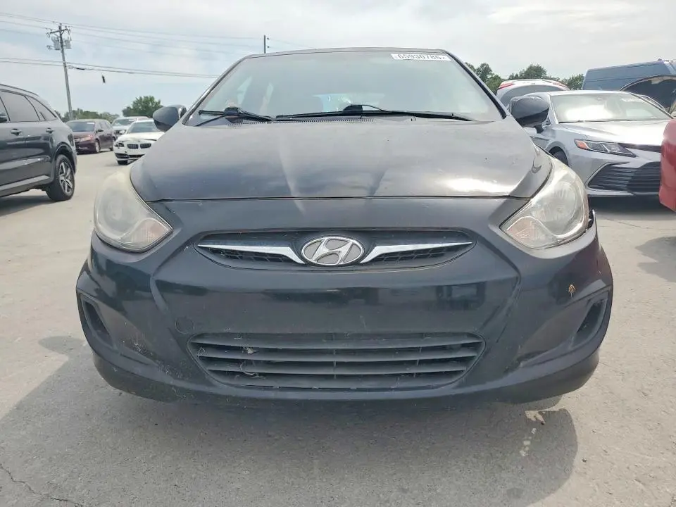 2013 HYUNDAI ACCENT GS  