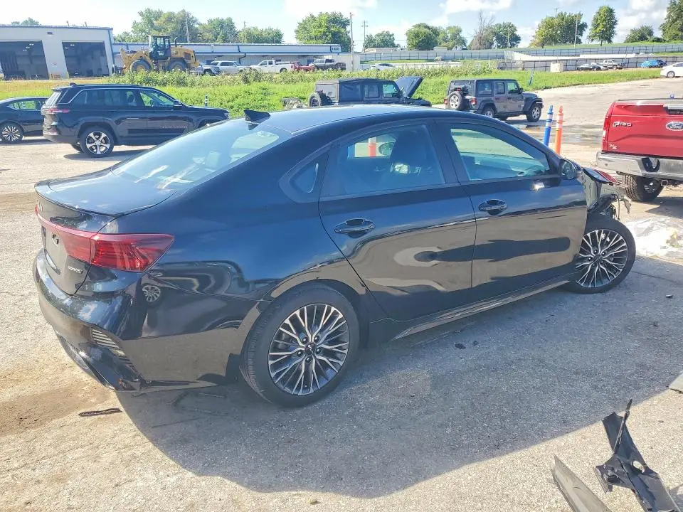 2024 KIA FORTE GT LINE  