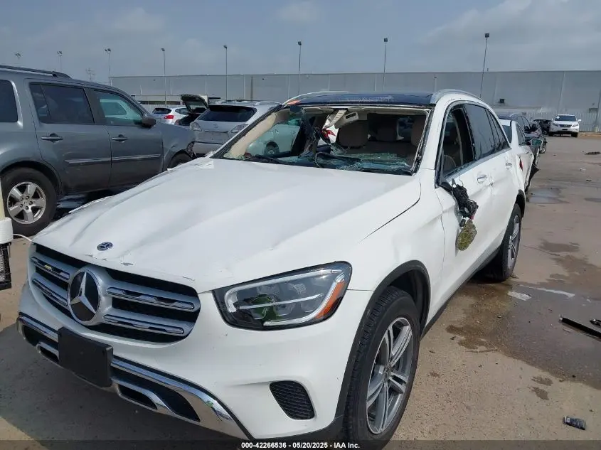 2020 MERCEDES-BENZ GLC 300  
