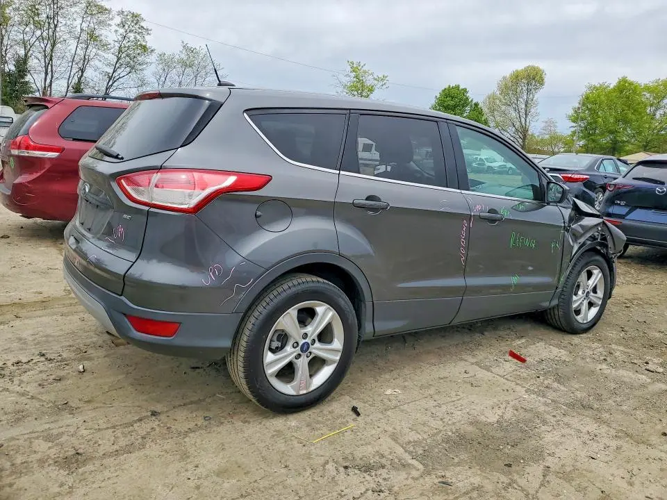 2015 FORD ESCAPE SE  